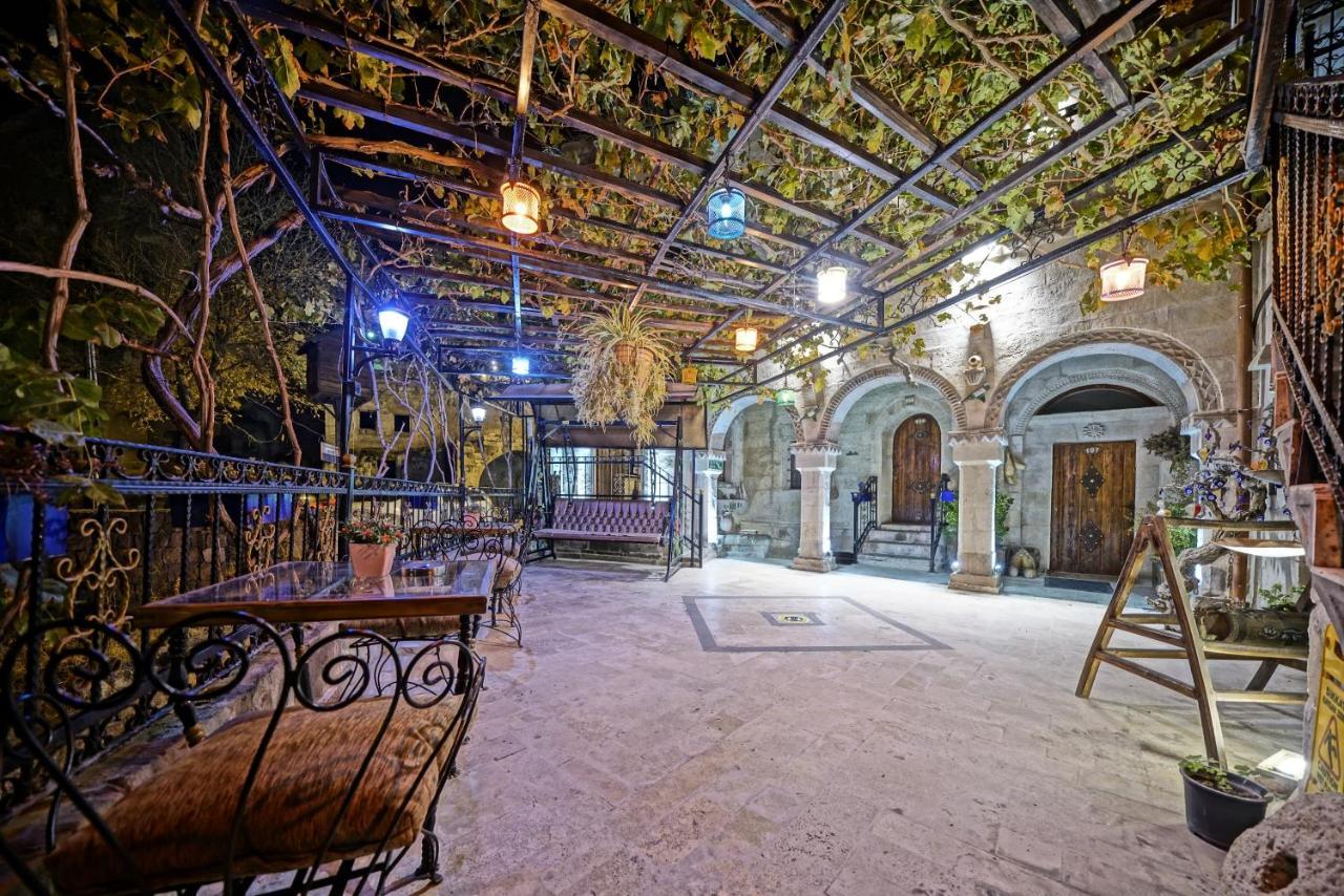 Maccan Cave מלון