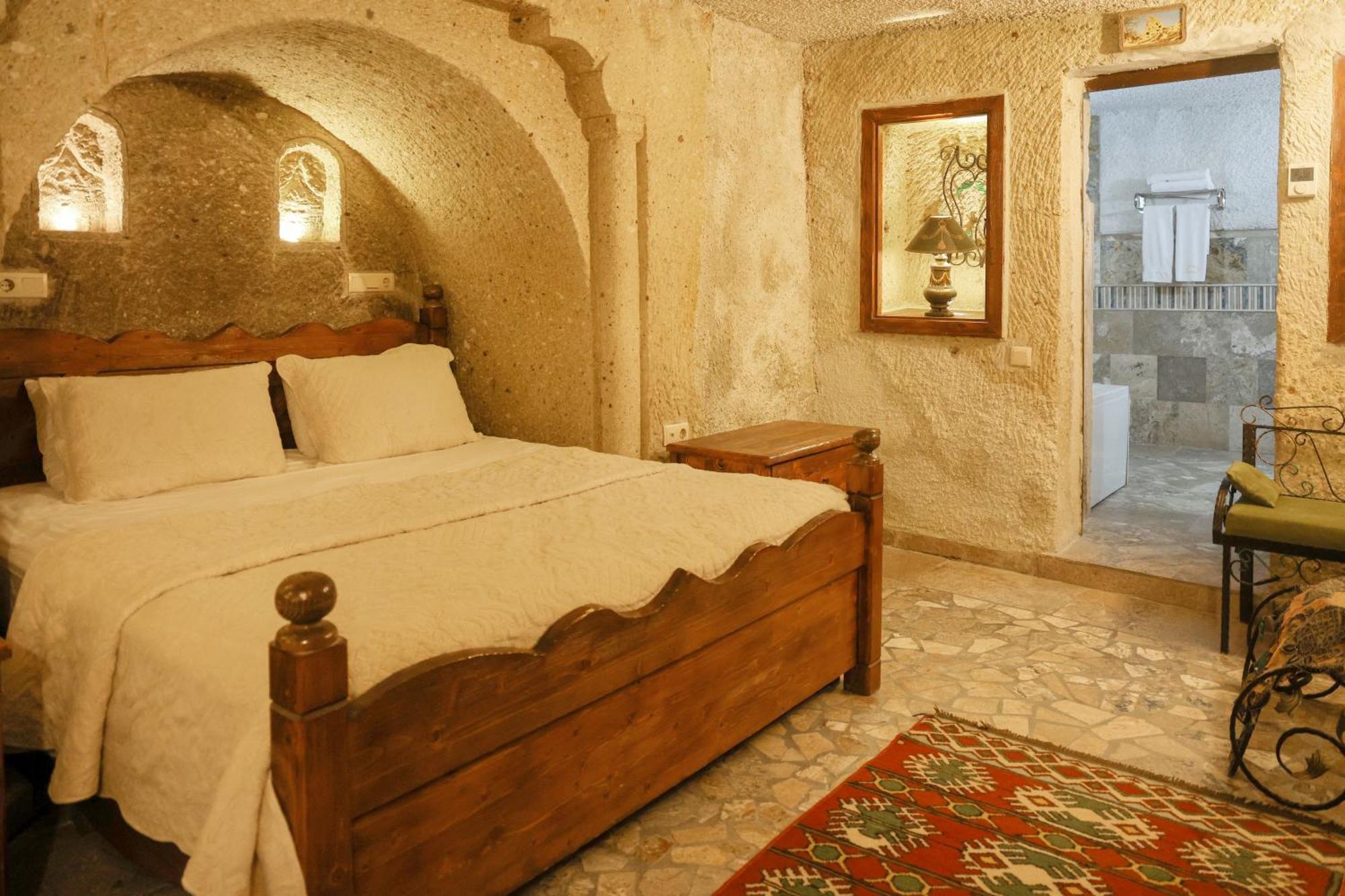 Maccan Cave Hotel