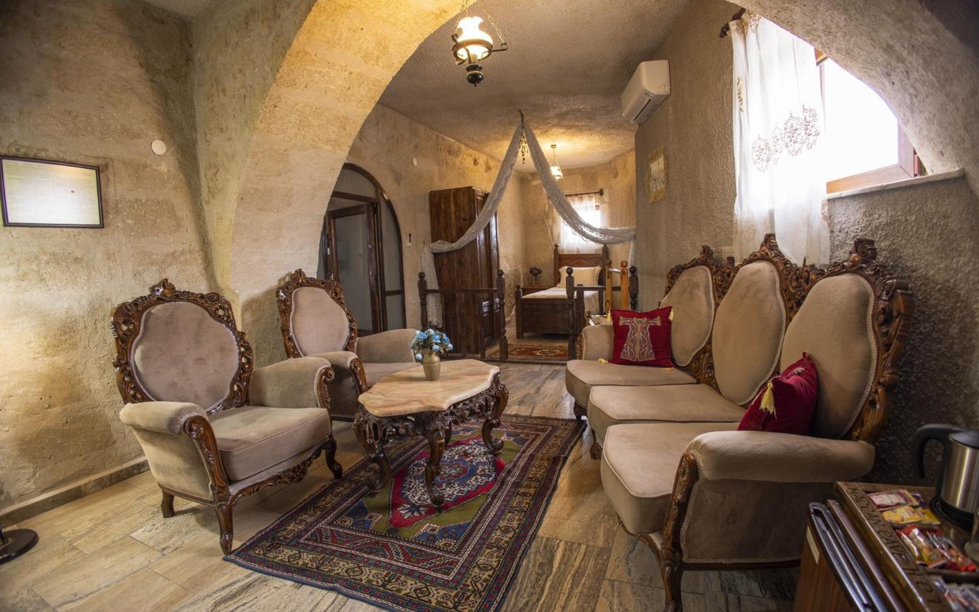 Maccan Cave Hotel 2*