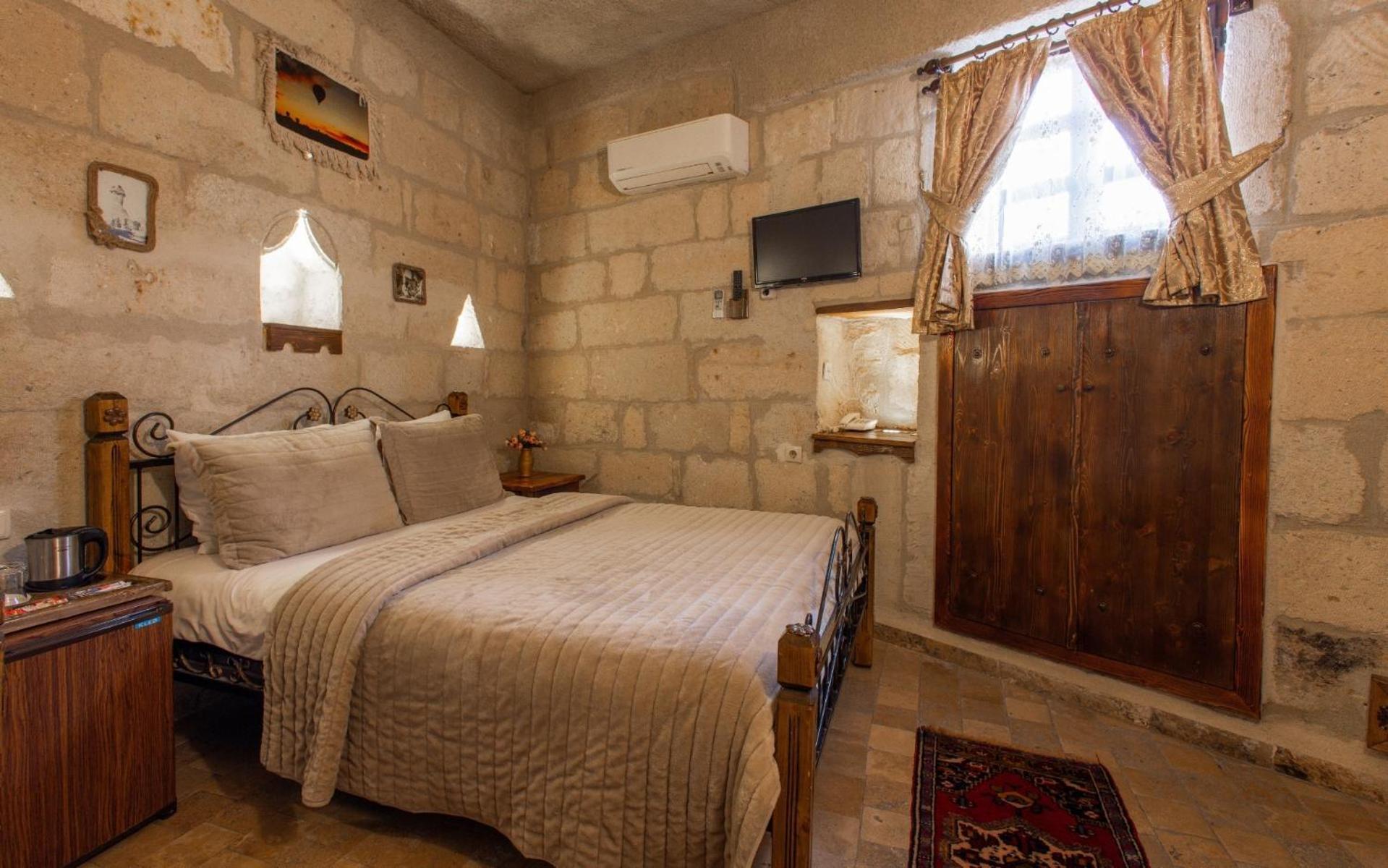 Maccan Cave Hotel 2*