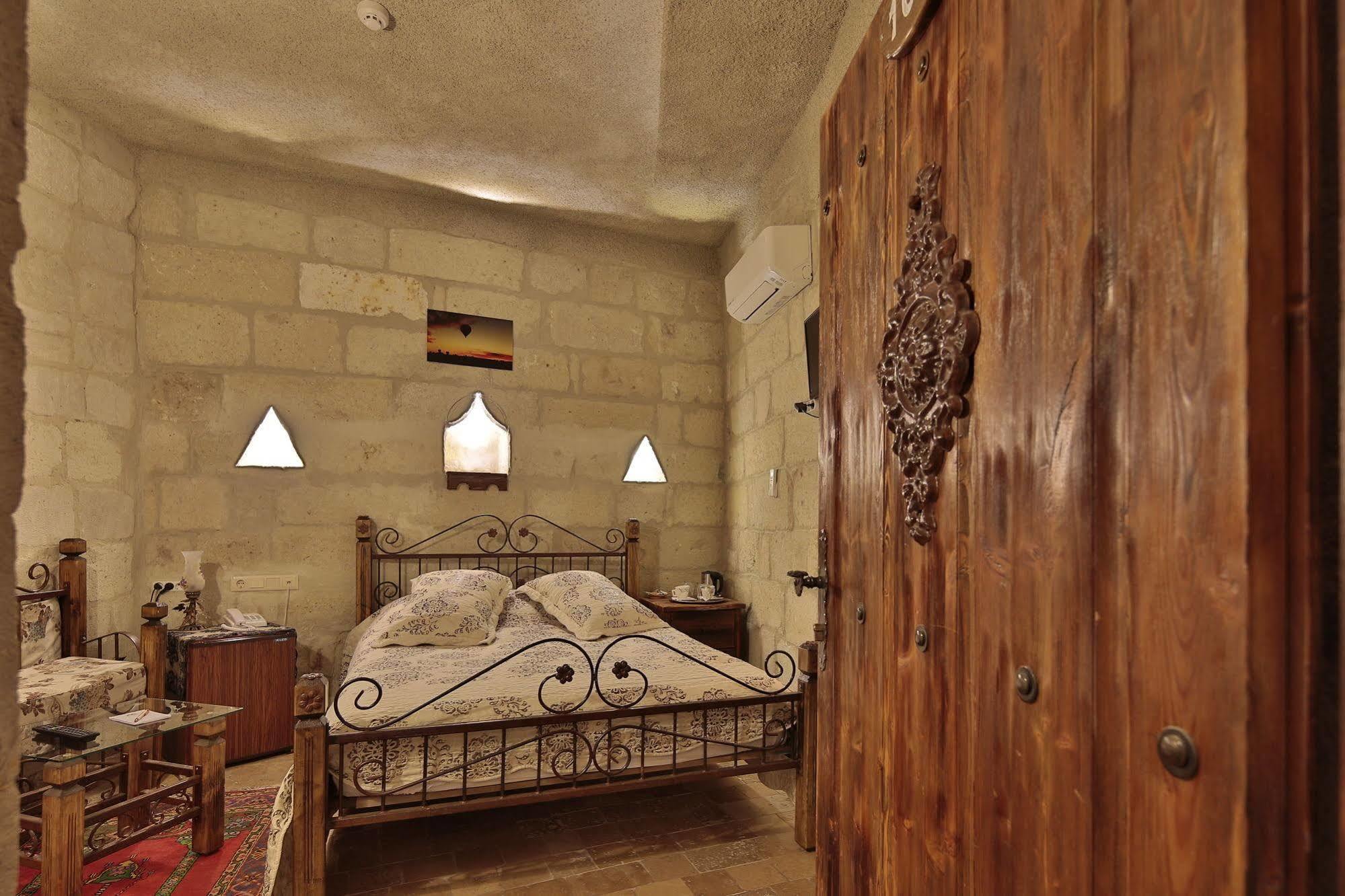 מלון Maccan Cave 2*